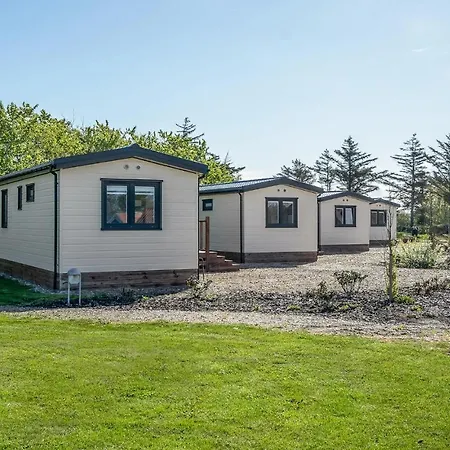2 Bedroom In *