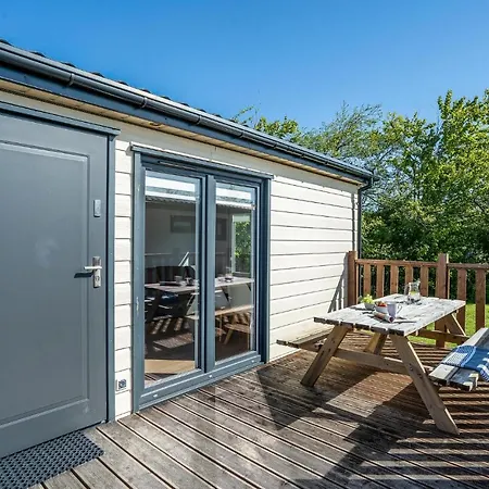 2 Bedroom In *