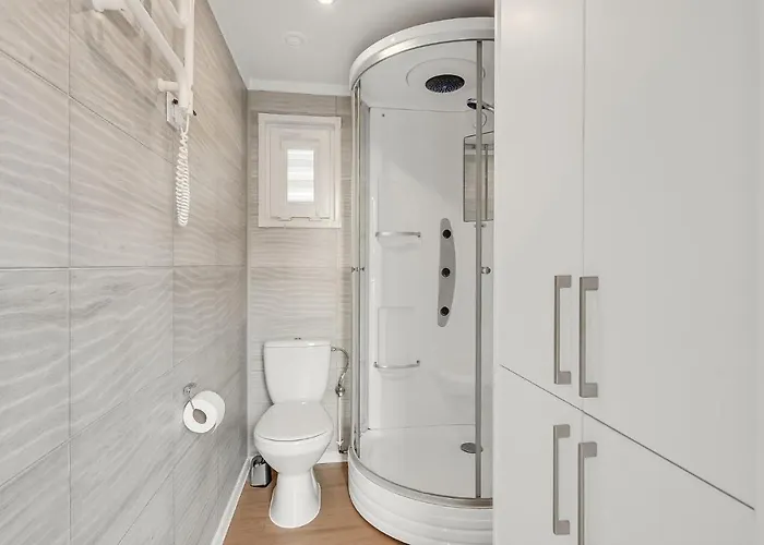 2 Bedroom In *
